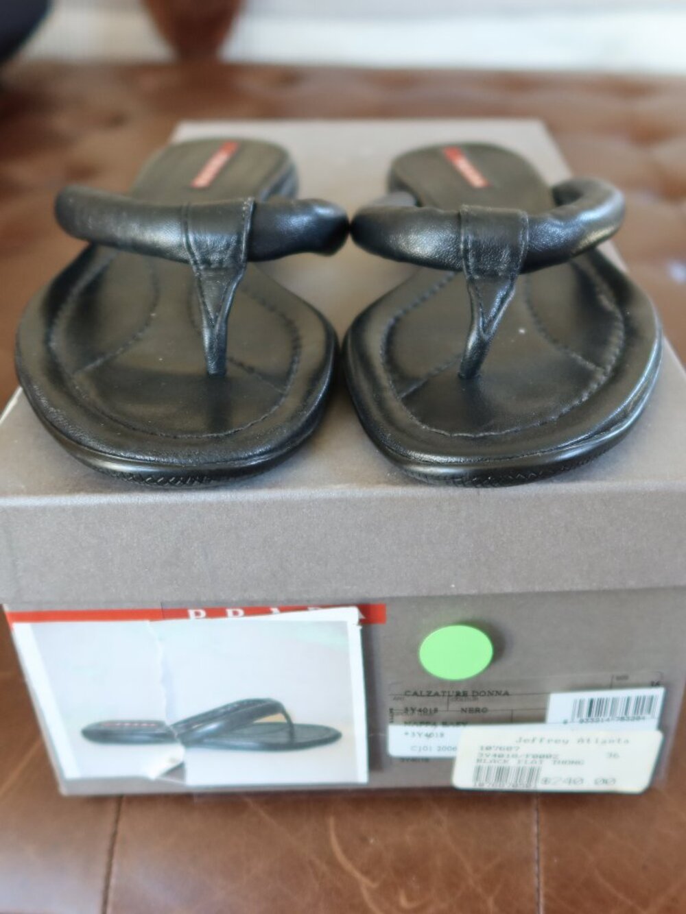 Vintage Prada black leather "Calzature Donna" thong sandals size 6M with box - Picture 2 of 12
